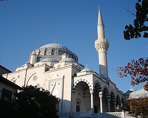 Pesona Tokyo Camii, Masjid Terbesar di Jepang