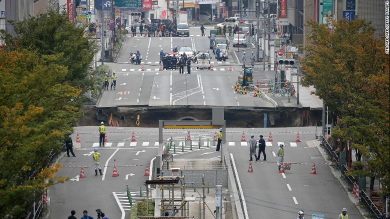 Sempat Diperbaiki, Lubang Besar di Fukuoka Mulai Tenggelam Lagi