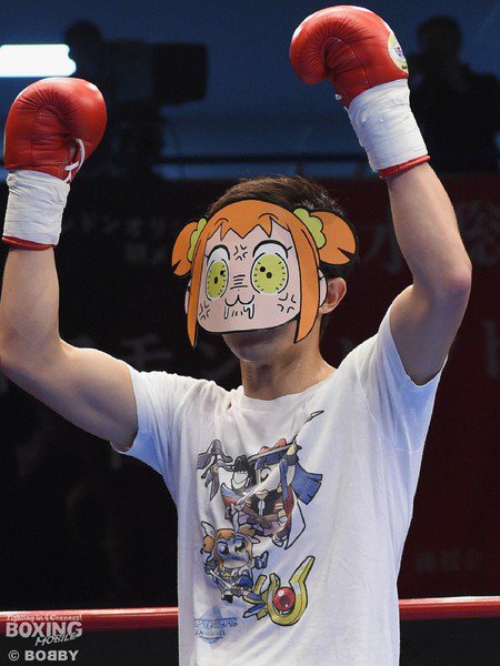 Petinju Hiroki Inoue Mengalahkan Lawannya dengan Cosplay Pop Team Epic