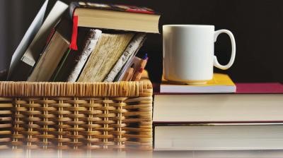 Kenalan Sama Tsundoku Yuk! Si Penumpuk Buku